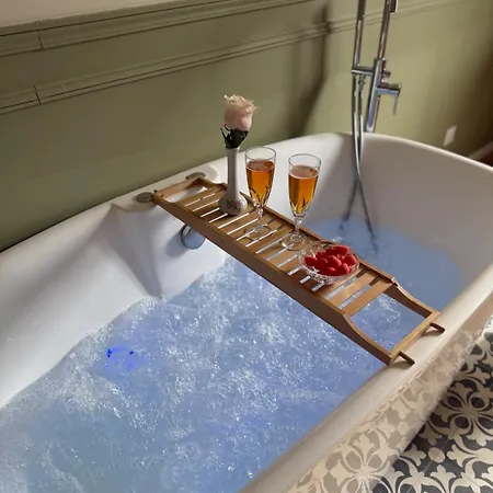 L Entre Deux Epoques Pre-en-Pail-Saint-Samson