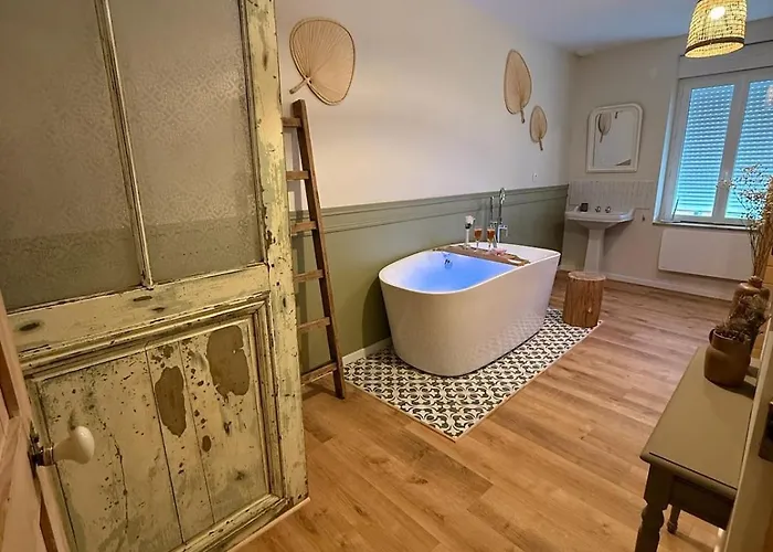 L Entre Deux Epoques * Pre-en-Pail-Saint-Samson