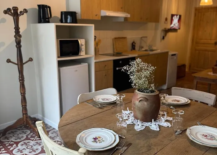 L Entre Deux Epoques Apartment